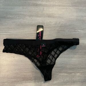 NWT La Senza Black Sheer Lattice Thong size medium